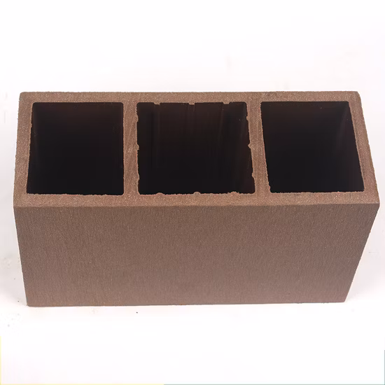 Tubes carrés de bois de construction faits sur commande de WPC gravant en refief la lame composée de faisceau de pergola de grain en bois extérieur